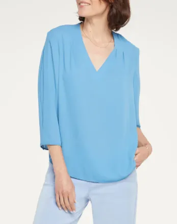 Charming Top With Three-Quarter Sleeves