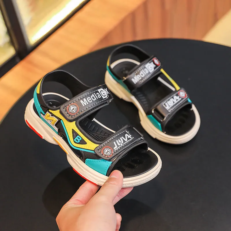 Children's fashionable lightweight boys' beach shoes 2024 new anti-slip summer soft bottom Velcro big children's sandals