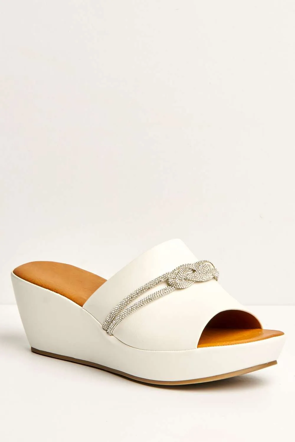 Cove Diamante Bow Large Band Wedge in White